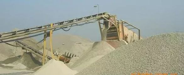 高峰街專項(xiàng)檢查砂石場 扎實(shí)做好環(huán)保整治工作